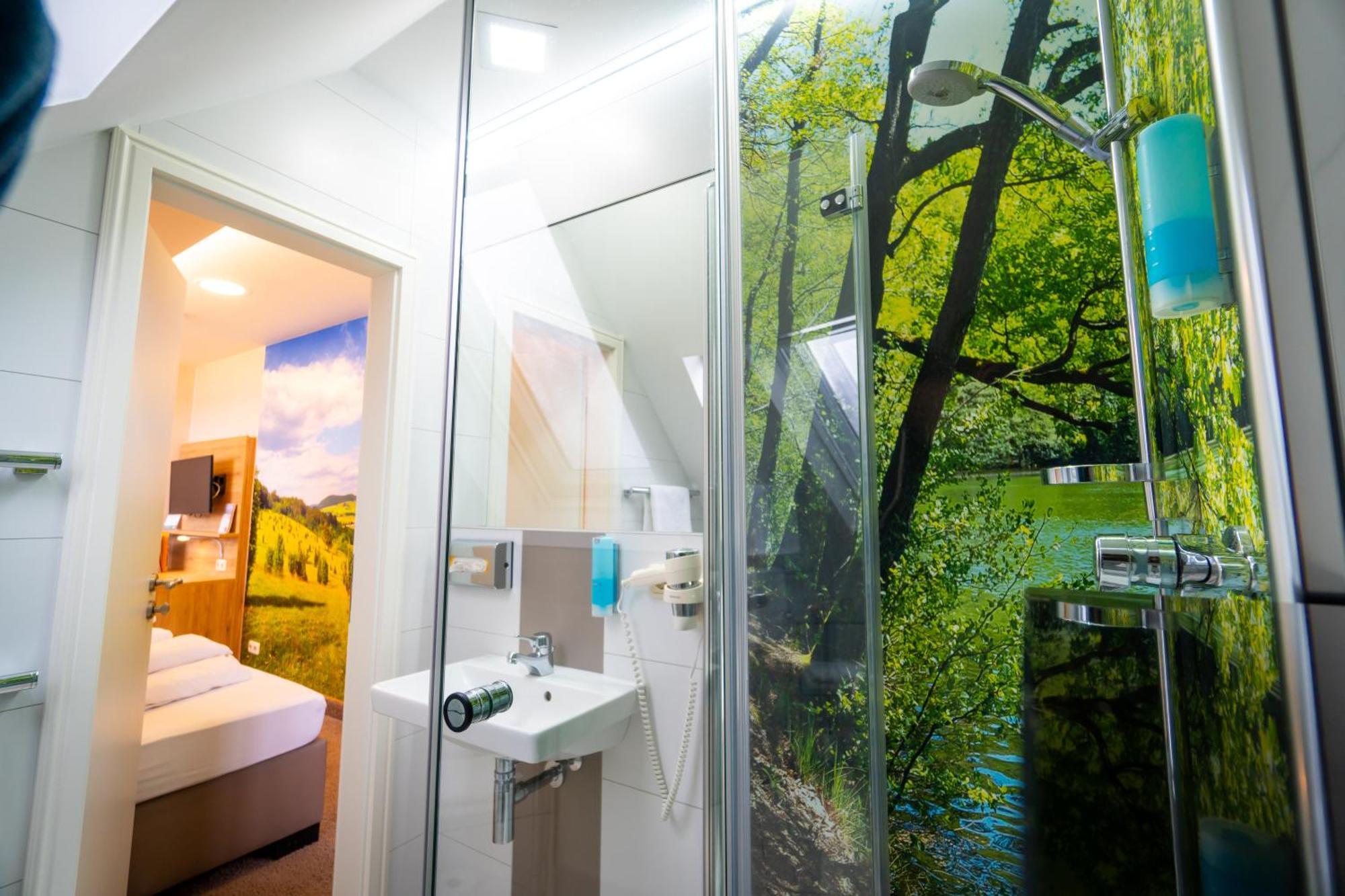 Landhotel Zur Gruenen Kutte Bernshausen ภายนอก รูปภาพ