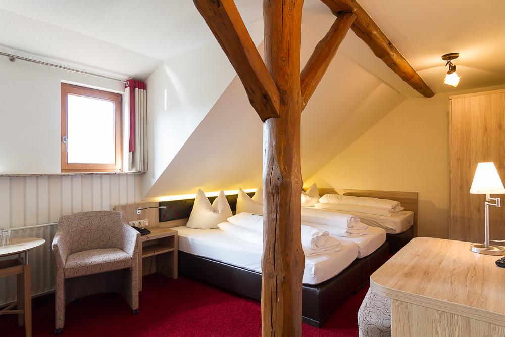 Landhotel Zur Gruenen Kutte Bernshausen ภายนอก รูปภาพ