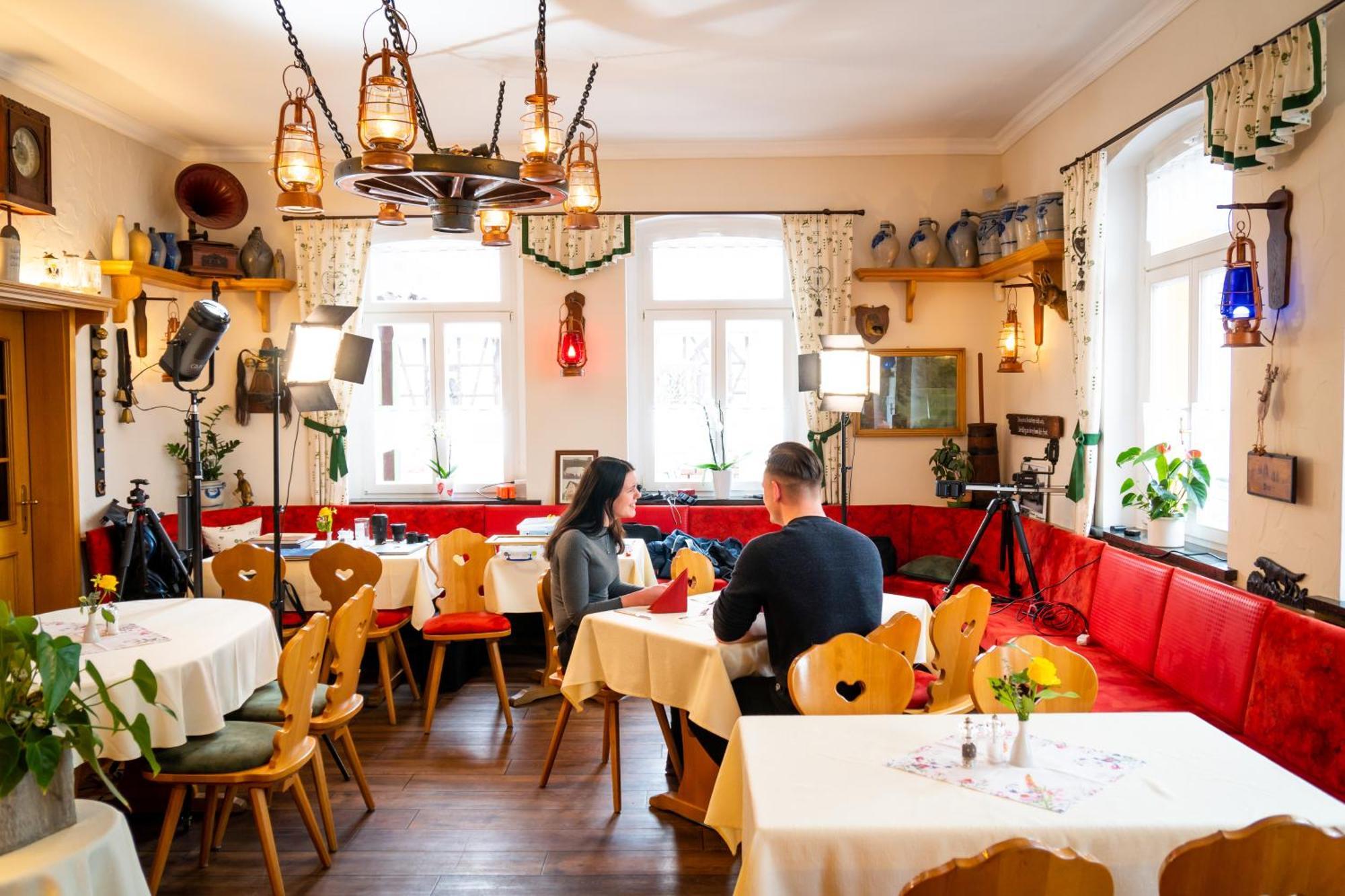 Landhotel Zur Gruenen Kutte Bernshausen ภายนอก รูปภาพ