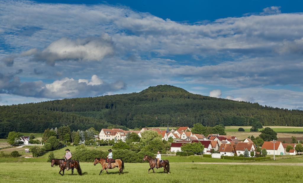 Landhotel Zur Gruenen Kutte Bernshausen ภายนอก รูปภาพ