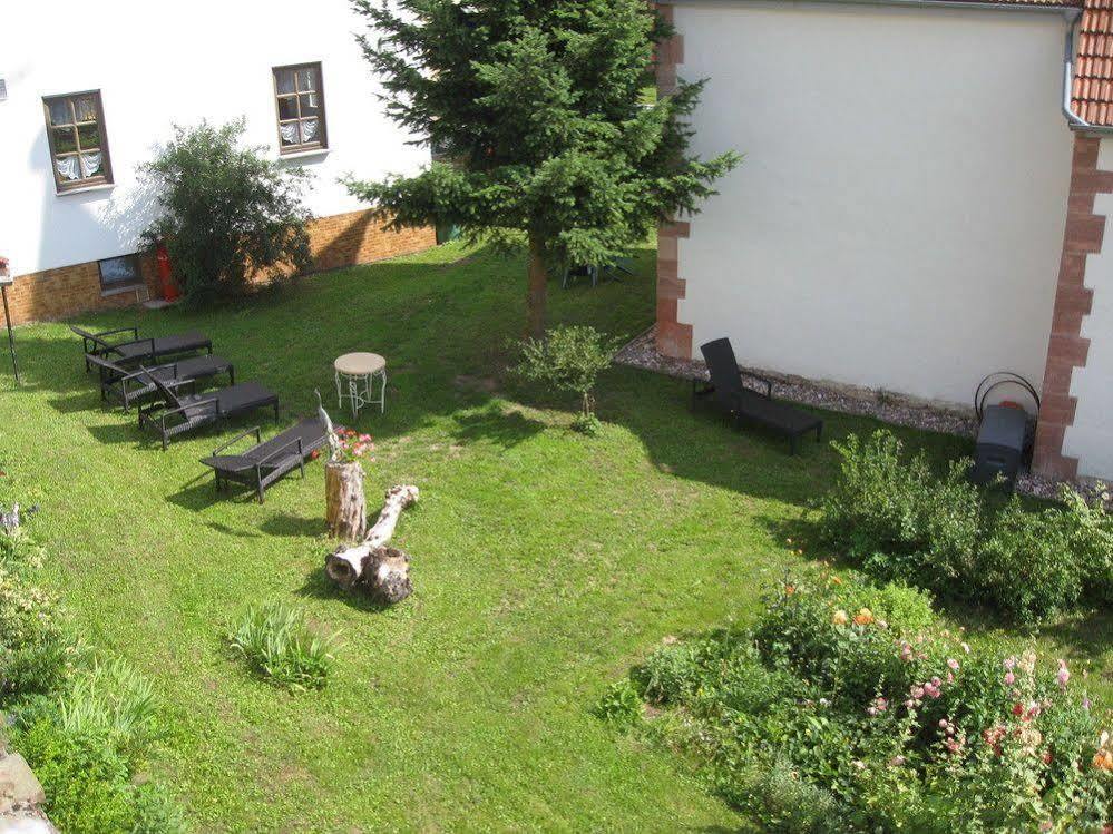Landhotel Zur Gruenen Kutte Bernshausen ภายนอก รูปภาพ