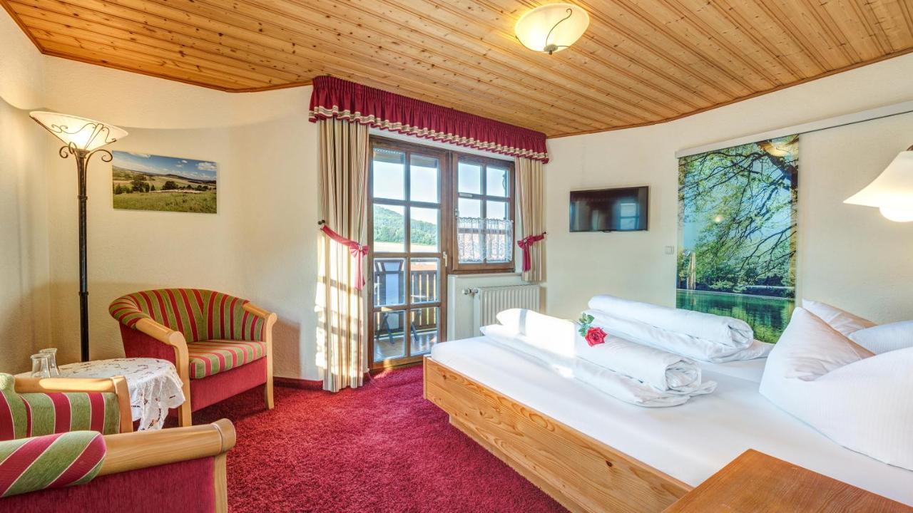 Landhotel Zur Gruenen Kutte Bernshausen ภายนอก รูปภาพ